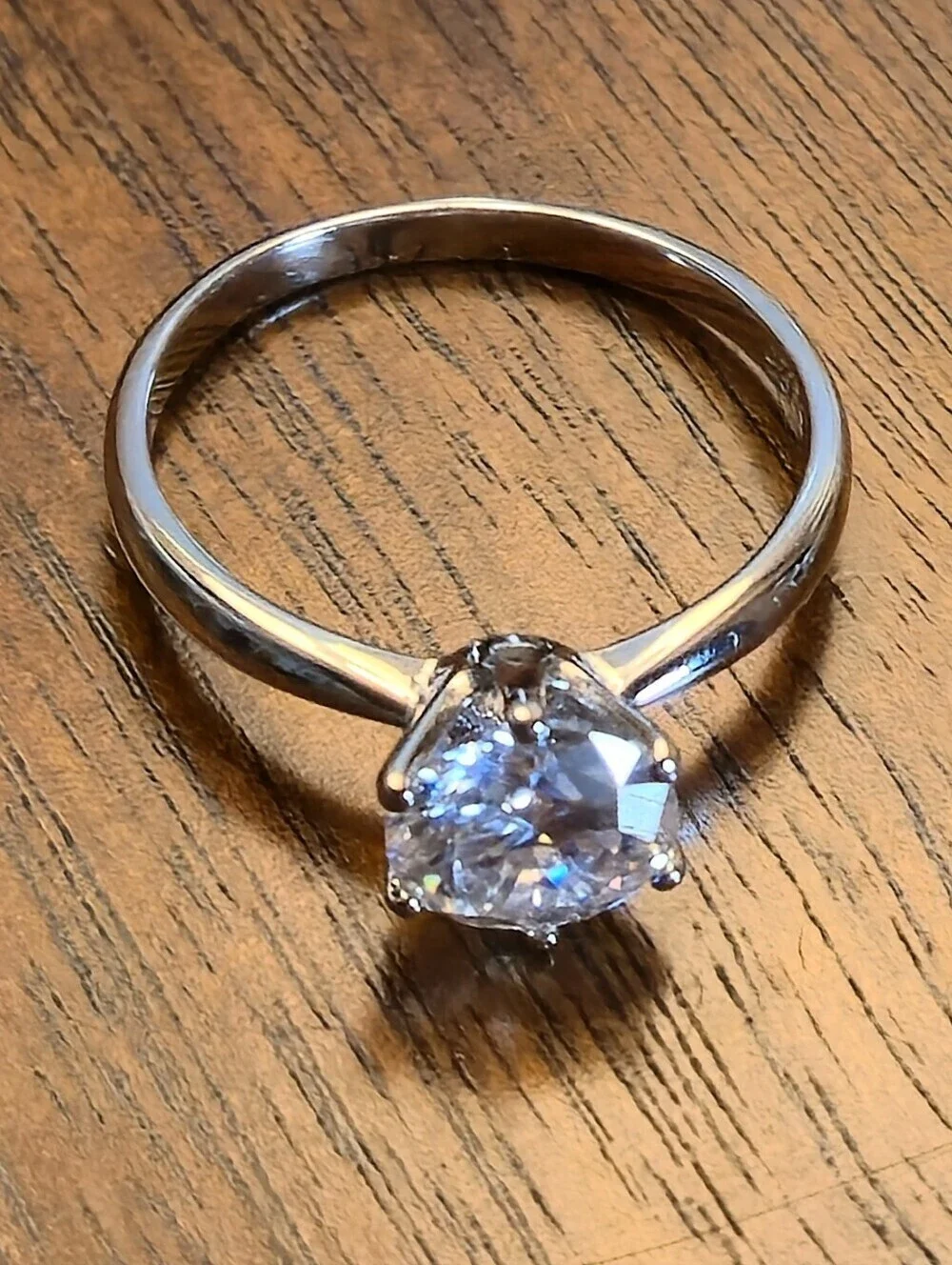 925 Silver Inlaid 2 Carats Moissanite Ring Size 9 Color Grade D Clarity VVS1